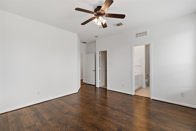 Building Photo - 5425 Jefferson St