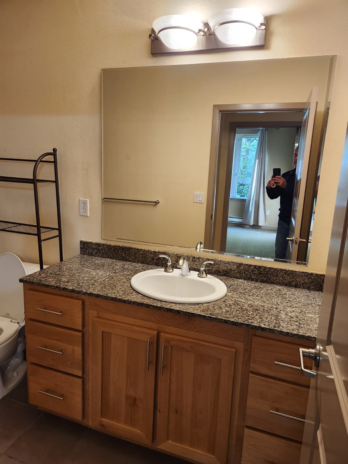 Building Photo - 375 Kirkland Ave