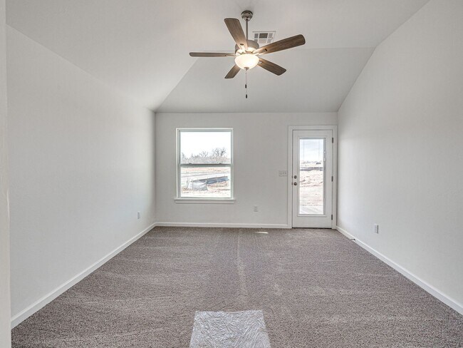Building Photo - BRAND NEW HOME!