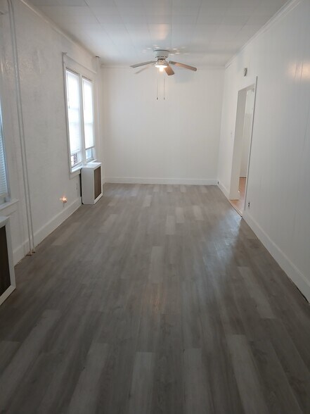 Primary Photo - 2268 Richmond Ter