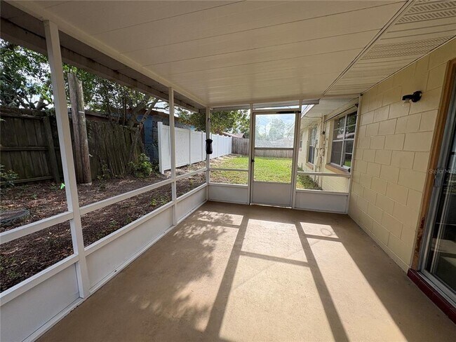 Building Photo - 728 Lake Ned Rd