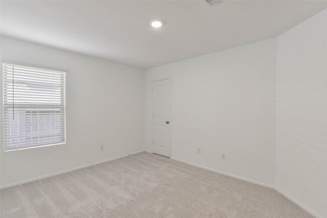 Building Photo - 1935 Barrett Gables Dr