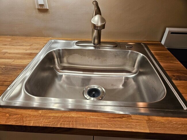 Building Photo - 43 Liberty Square Rd