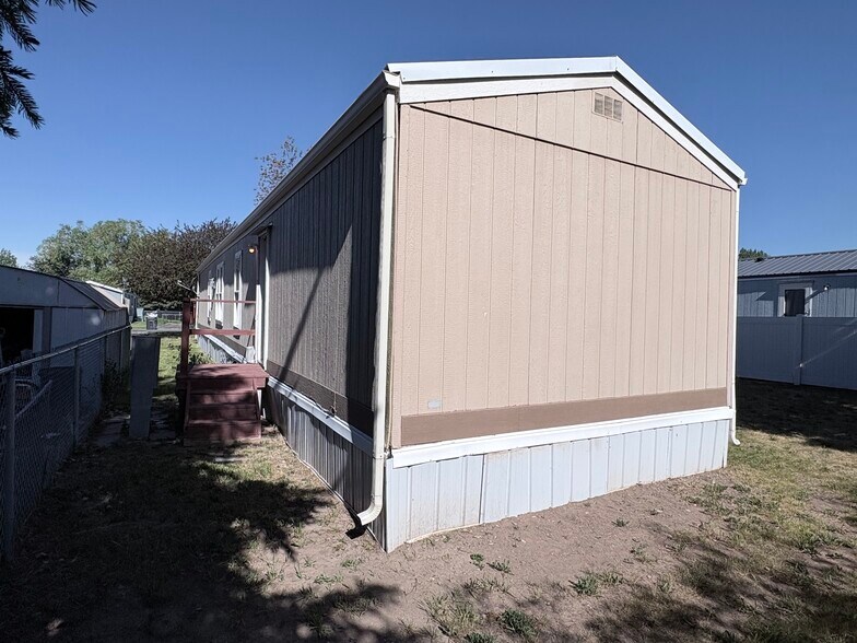 Building Photo - 2250 N Whispering Pnes Dr