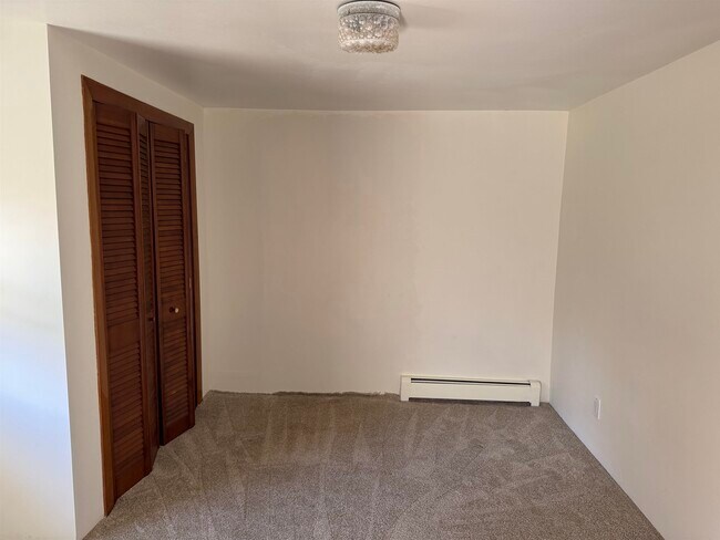 Building Photo - 17 Great Cove Dr