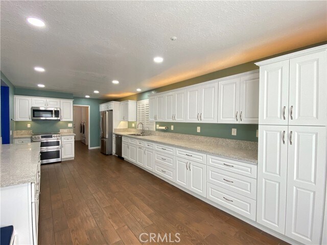 Building Photo - 971 Saltcoats Dr