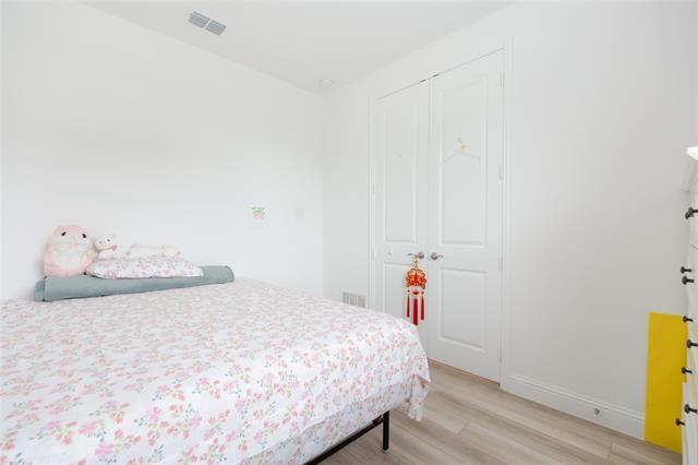 Building Photo - 2340 Willow Garden Dr