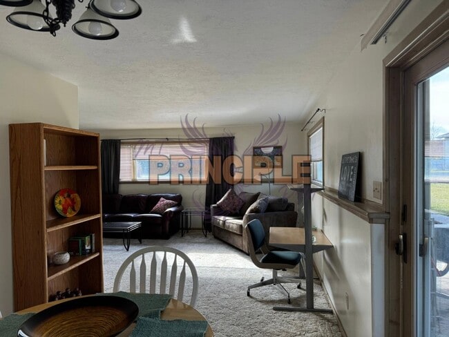 Building Photo - 15 Penney Lane