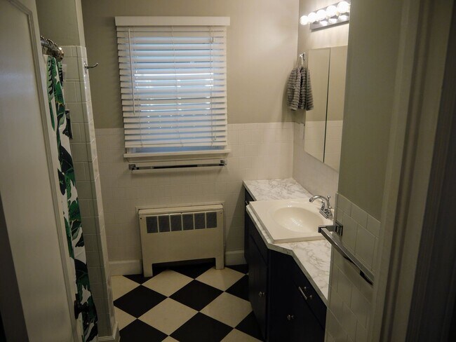 Building Photo - Move In Ready in Desirable Reno Neighborhood