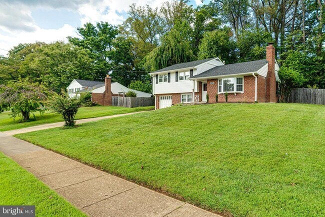 Building Photo - 7606 Jervis St