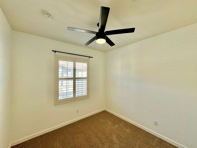 Building Photo - Great 3B/2.5BA Townhome in San Marcos!