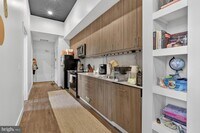 Building Photo - 525 N 41st St