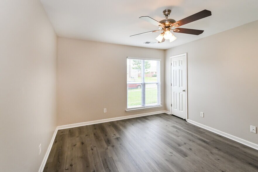 Building Photo - 13183 Sandbourne S