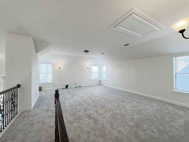 Building Photo - 7952 Ashwood Ln
