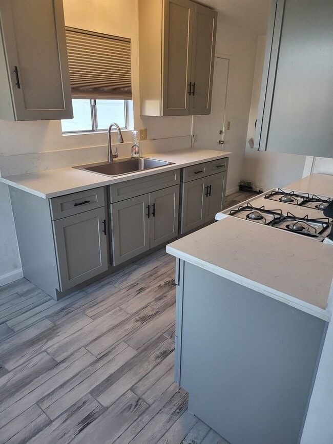 Building Photo - All Upgraded, Small Yard, Garage - AVAILABLE NOW!!