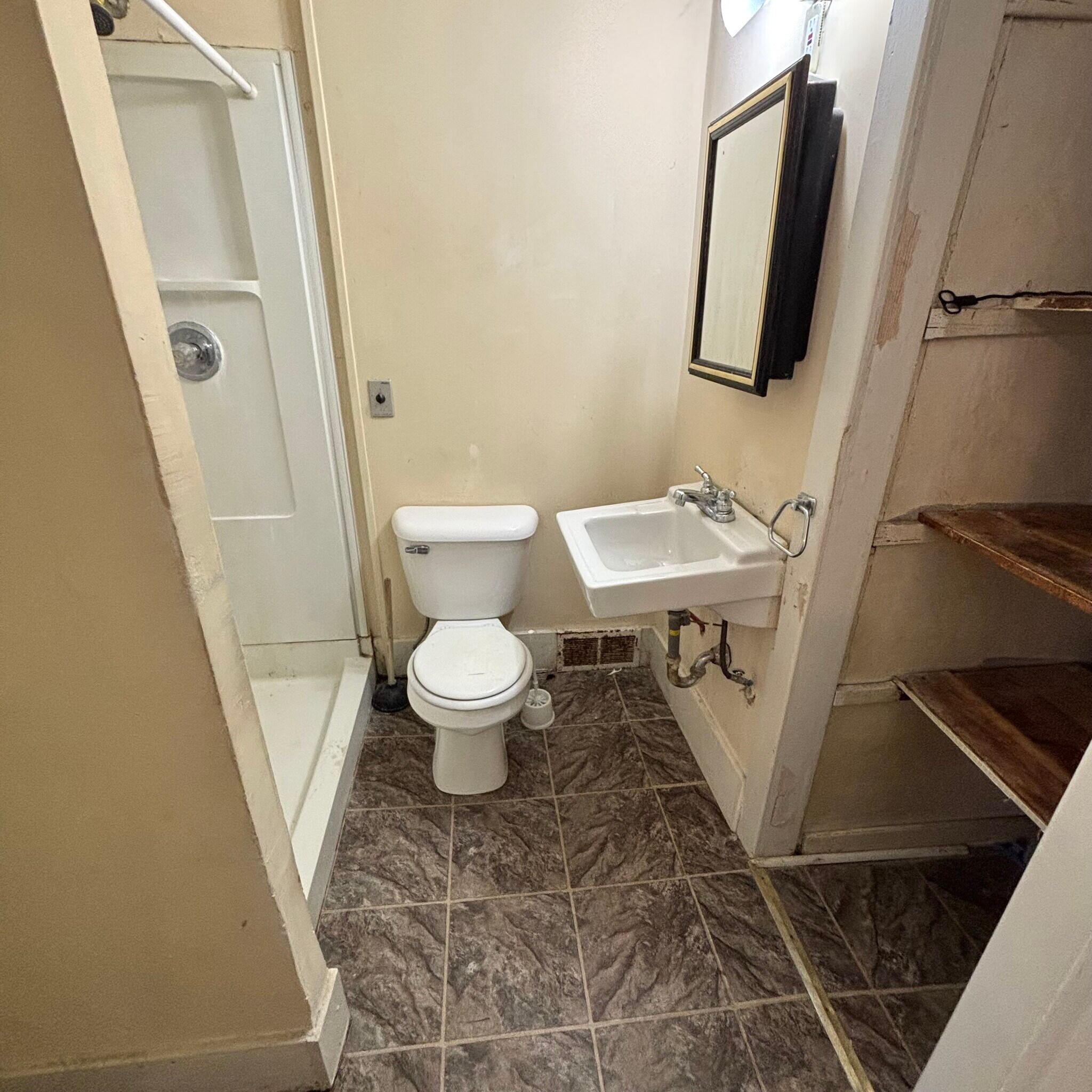 Building Photo - 203 S Homer St