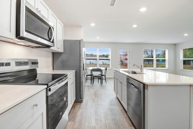 Building Photo - 156 Seymour Vlg Dr