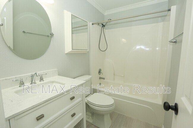 Building Photo - 57 Taylor Dr