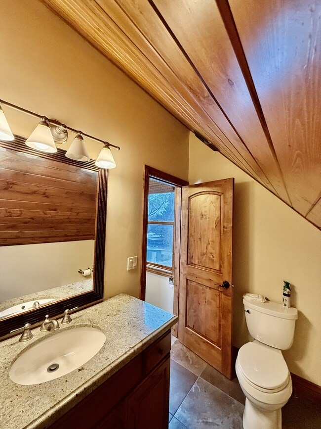 Building Photo - 6819 S Greenfield Way