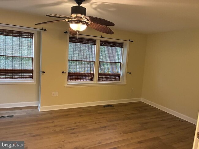 Building Photo - 12140 Salemtown Dr