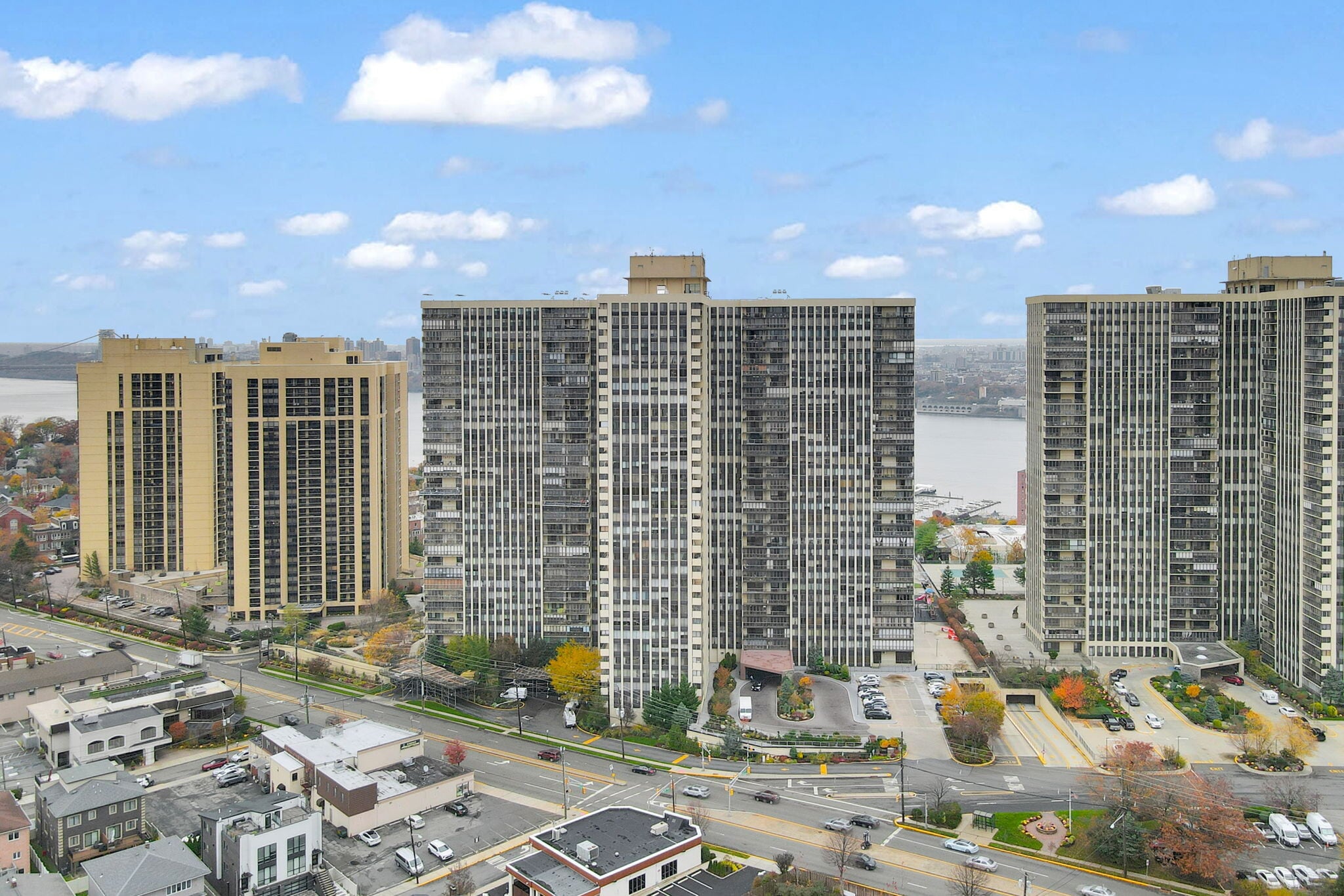 Winston Towers - 300 Winston Dr