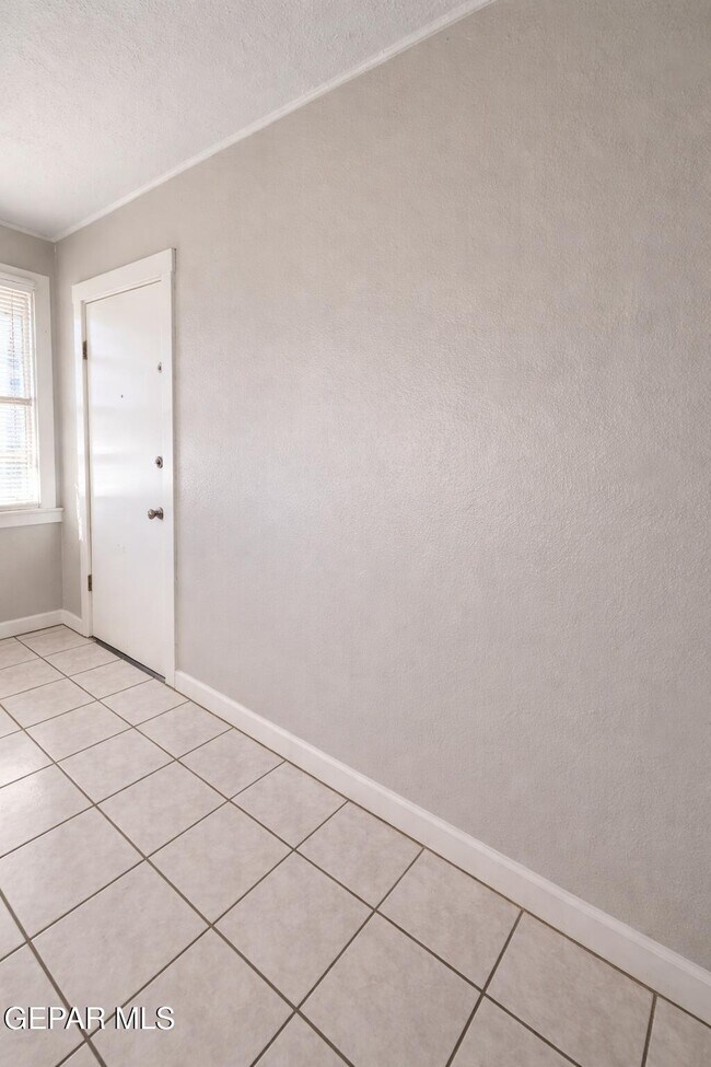 Building Photo - 1114 N El Paso St