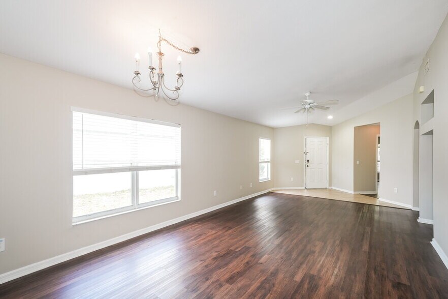 Building Photo - 10704 Navigation Dr