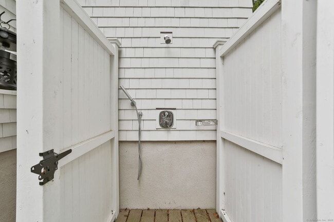 Building Photo - 28 Norwalk Ave