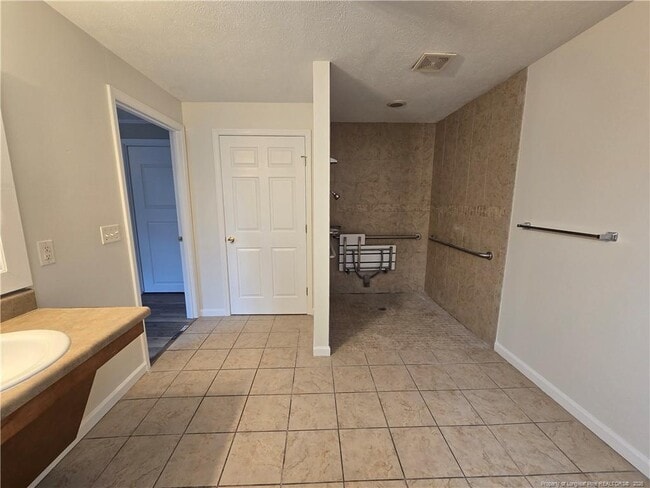 Building Photo - 1606 Gilmore St