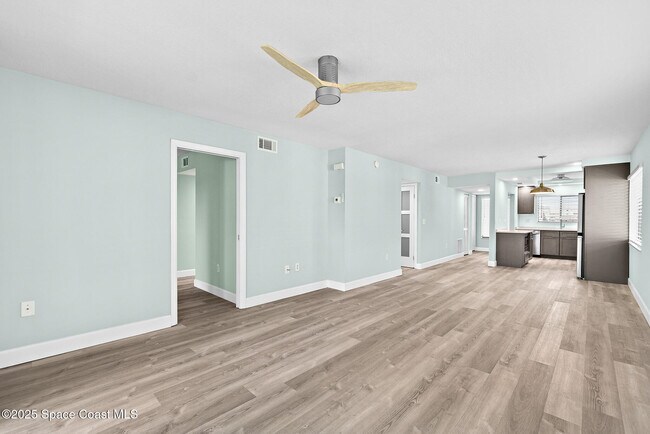 Building Photo - 551 S Brevard Ave