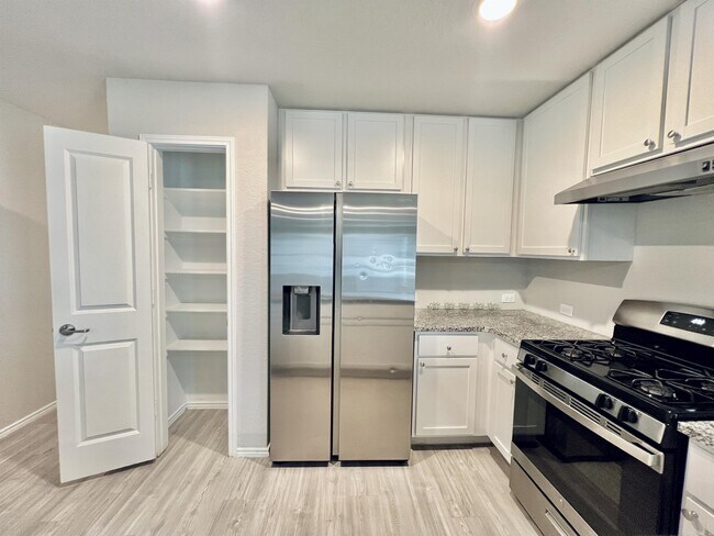 Building Photo - 12111 Overton Wy