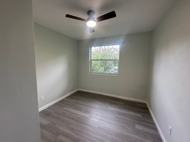 Building Photo - Beautifully Renovated 4 Bedroom Home With Modern Finishes
