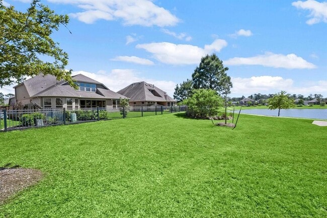 Building Photo - 17831 Maple Ash Dr