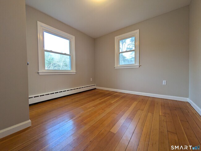 Building Photo - 414 Salmon Brook St