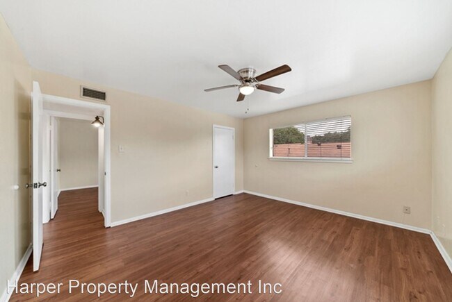 Building Photo - 2 br, 1 bath House - 235 W Silver Sands Dr #8