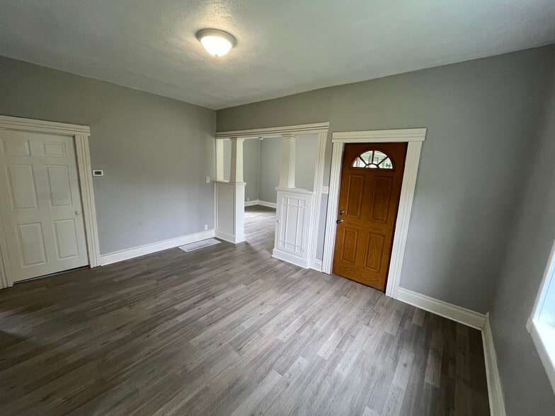 Building Photo - 8110 S Edwards Ave
