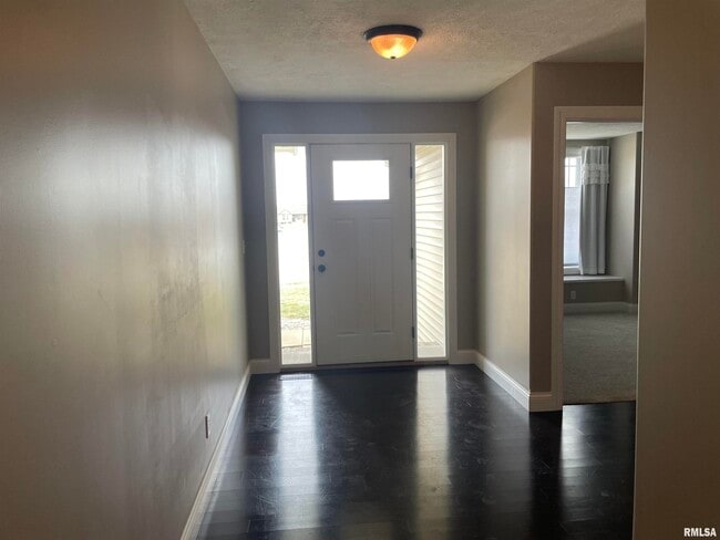 Building Photo - 700 Garvey Ln