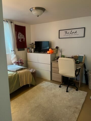 Building Photo - 965 NE C St