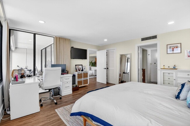 Building Photo - 3589 S Ocean Blvd