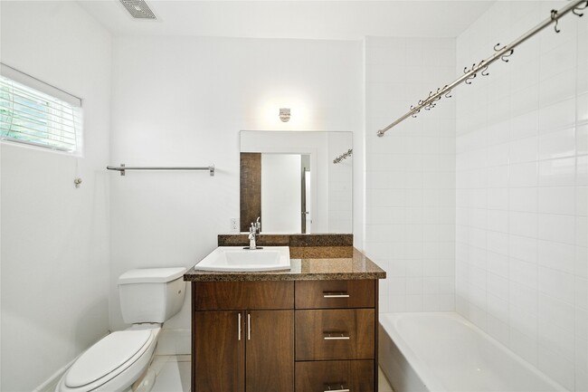 Building Photo - 1826 Prospect St