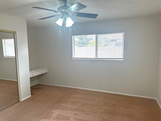 Building Photo - Spacious and Upgraded 2 Bedroom 2 Bath End...