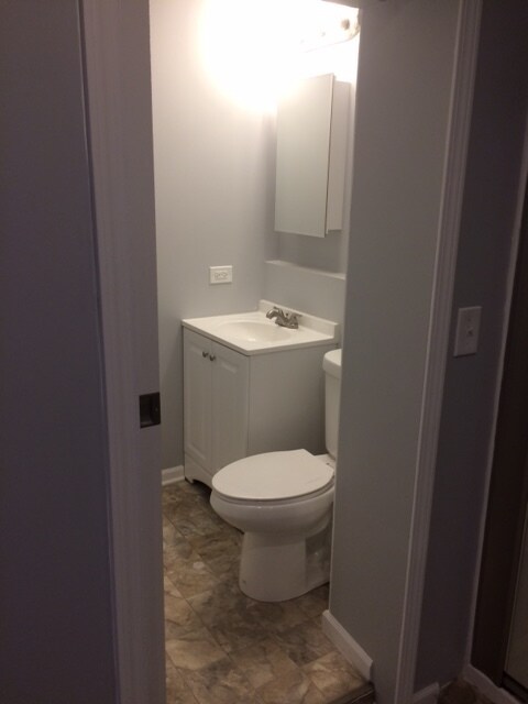 Building Photo - 1721 Sheridan Rd