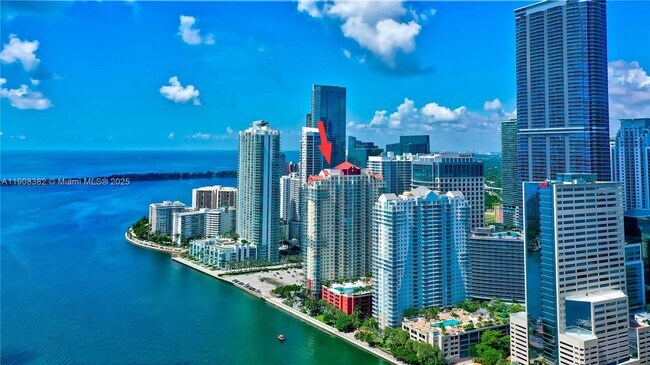 Building Photo - 1155 Brickell Bay Dr