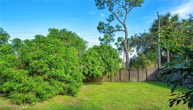 Building Photo - 3555 Poinsettia Ave