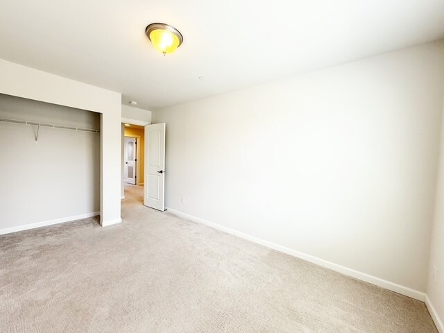 Building Photo - 4314 Andasio Loop SE