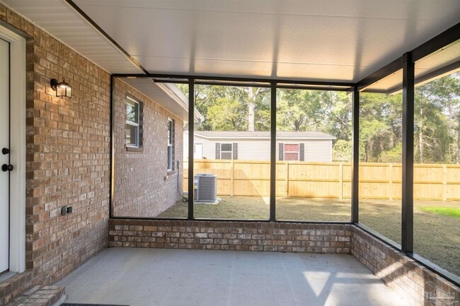 Building Photo - 8570 Stockdale Ave