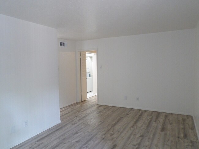 Building Photo - 4314 Travis St