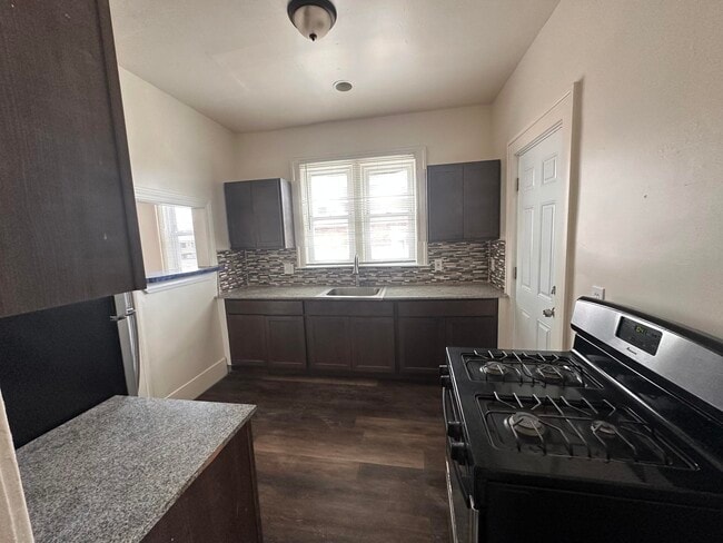 Building Photo - 2293 W Philadelphia St