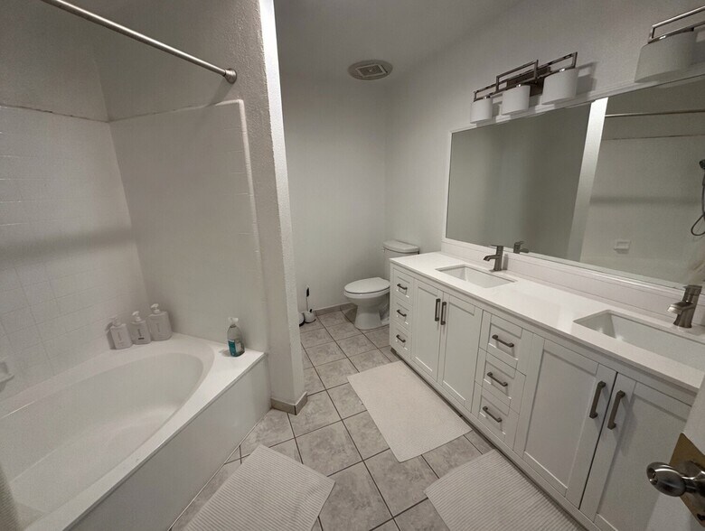 Master Bathroom - 2201 Saint Louis Ave