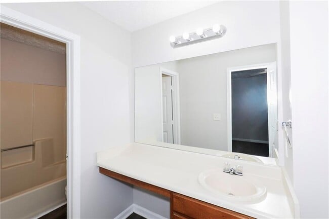 Building Photo - 7215 Crestside Dr